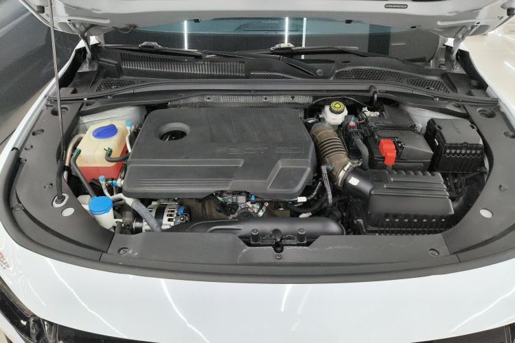 Used Chery Arrizo 8 2023 High-Performance Edition 2.0T DCT Powerfully Equipped Engine Bay