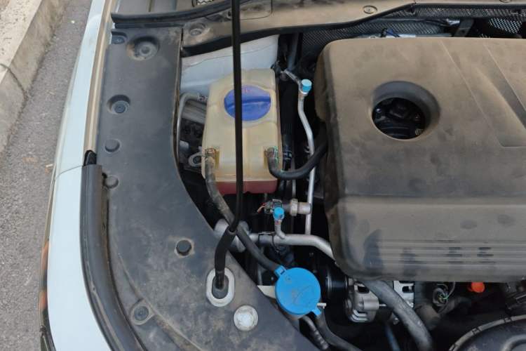 Used Chery Arrizo 8 2023 High-Performance Edition 2.0T DCT Powerfully Equipped Engine Bay Right