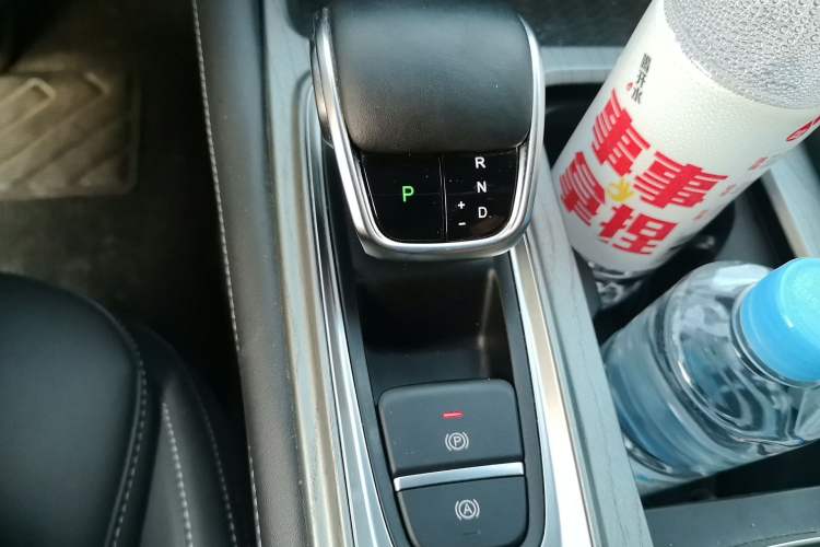 Used Chery Arrizo 8 2023 High-Performance Edition 2.0T DCT Powerfully Equipped Gear Lever