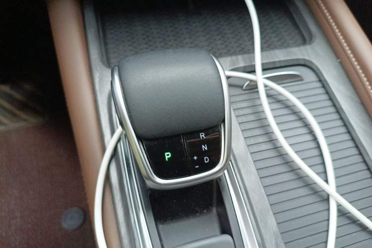 Used Chery Arrizo 8 2023 High-Performance Edition 2.0T DCT Powerfully Equipped Gear Lever