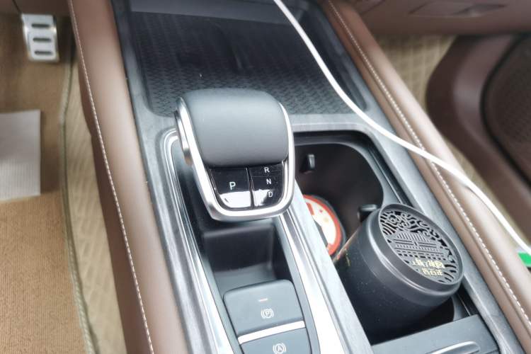 Used Chery Arrizo 8 2023 High-Performance Edition 2.0T DCT Powerfully Equipped Gear Lever