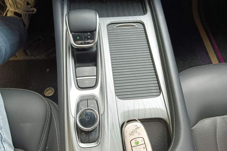 Used Chery Arrizo 8 2023 High-Energy Edition 2.0T DCT Luxury Gear Lever