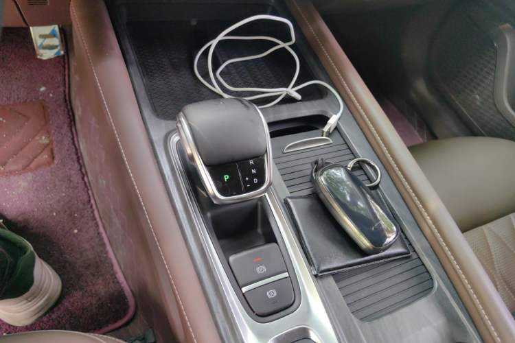Used Chery Arrizo 8 2023 High-Performance Edition 2.0T DCT Powerfully Equipped Gear Lever