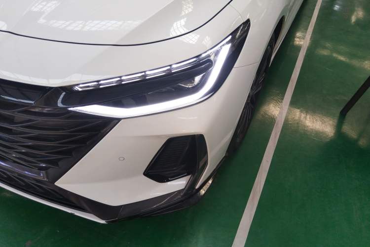 Used Chery Arrizo 8 2023 High-Performance Edition 2.0T DCT Powerfully Equipped Left Front Headlight