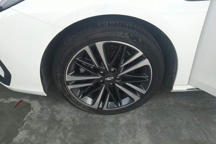 Used Chery Arrizo 8 2023 High-Performance Edition 2.0T DCT Powerfully Equipped Left Front Wheel Hub