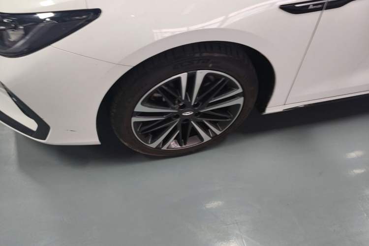 Used Chery Arrizo 8 2023 High-Performance Edition 2.0T DCT Powerfully Equipped Left Front Wheel Hub