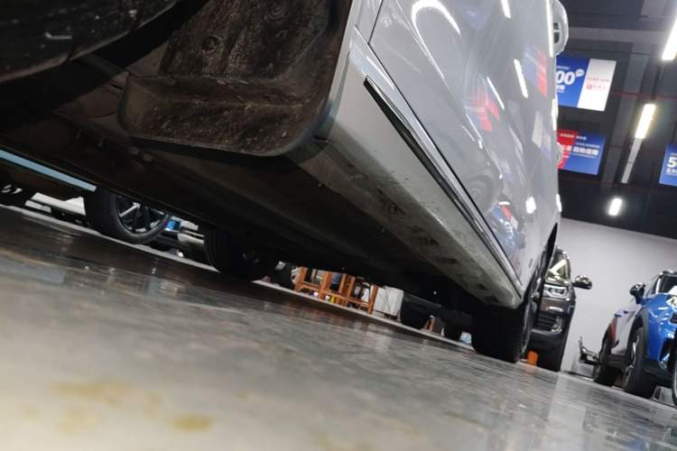 Used Chery Arrizo 8 2023 High-Performance Edition 2.0T DCT Powerfully Equipped Left Side Sill