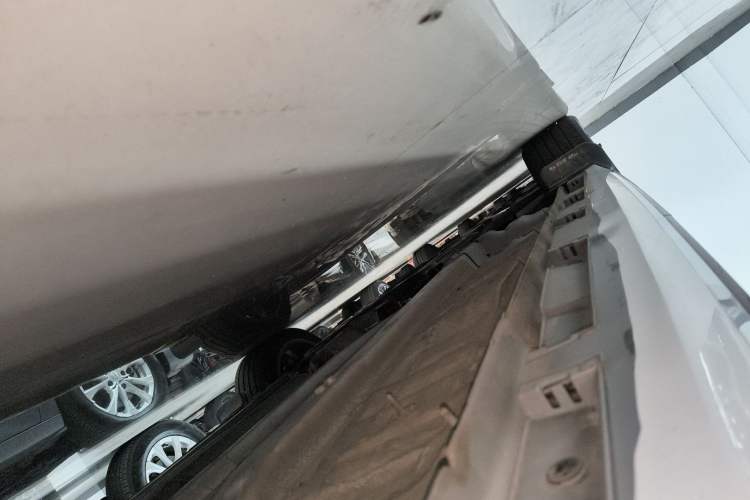 Used Chery Arrizo 8 2023 High-Performance Edition 2.0T DCT Powerfully Equipped Left Side Sill