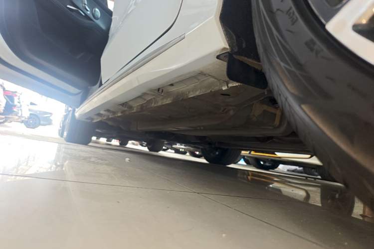 Used Chery Arrizo 8 2023 1.6T DCT Elite Left Side Sill