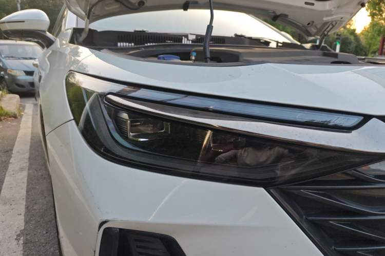 Used Chery Arrizo 8 2023 High-Performance Edition 2.0T DCT Powerfully Equipped Right Front Headlight