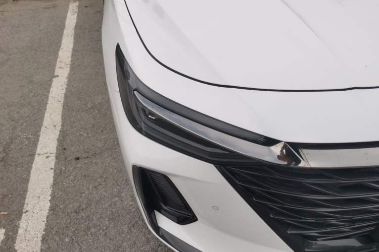 Used Chery Arrizo 8 2023 High-Performance Edition 2.0T DCT Powerfully Equipped Right Front Headlight