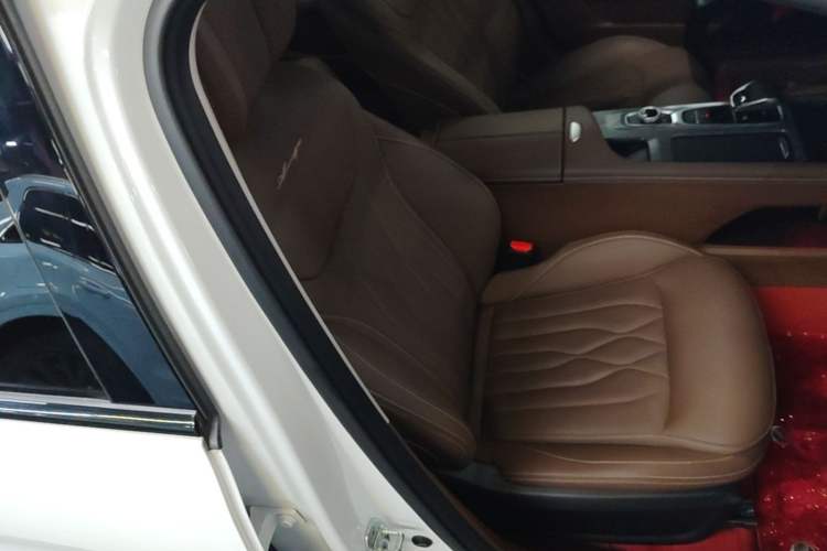 Used Chery Arrizo 8 2023 High-Performance Edition 2.0T DCT Powerfully Equipped Right Front Seat