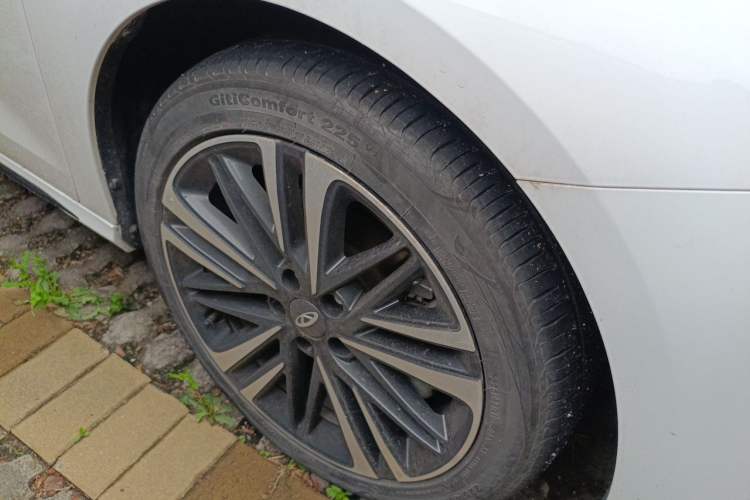 Used Chery Arrizo 8 2023 High-Performance Edition 2.0T DCT Powerfully Equipped Right Front Wheel Hub