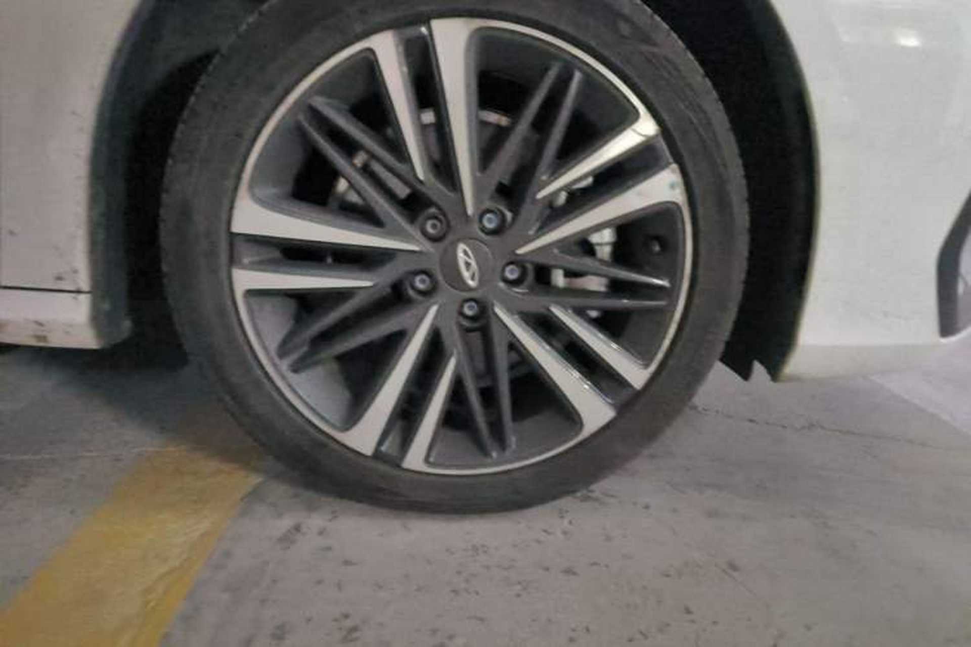 Used Chery Arrizo 8 2023 High-Performance Edition 2.0T DCT Powerfully Equipped Right Front Wheel Hub