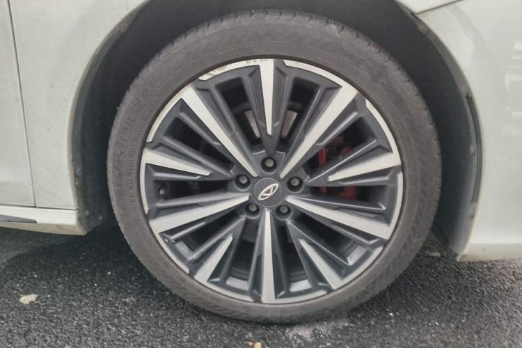 Used Chery Arrizo 8 2023 High-Energy Edition 2.0T DCT Luxury Right Front Wheel Hub