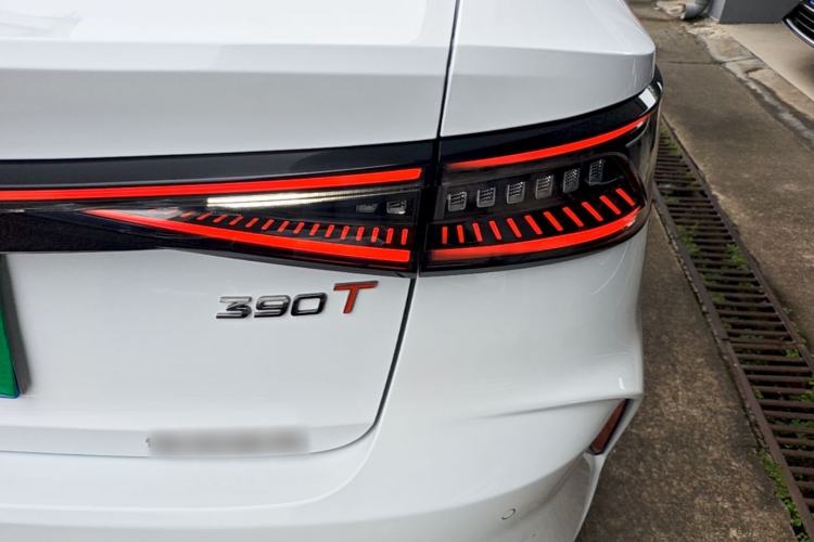 Used Chery Arrizo 8 2023 High-Performance Edition 2.0T DCT Powerfully Equipped Right Rear Taillight