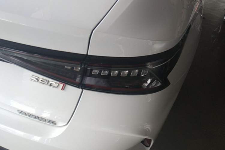 Used Chery Arrizo 8 2023 High-Performance Edition 2.0T DCT Powerfully Equipped Right Rear Taillight