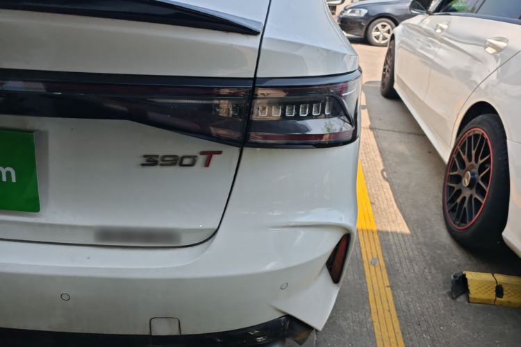 Used Chery Arrizo 8 2023 High-Performance Edition 2.0T DCT Powerfully Equipped Right Rear Taillight