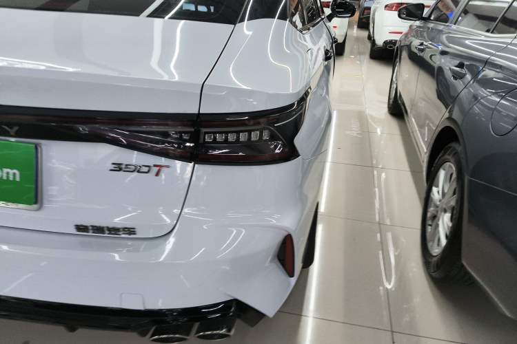 Used Chery Arrizo 8 2023 High-Performance Edition 2.0T DCT Powerfully Equipped Right Rear Taillight