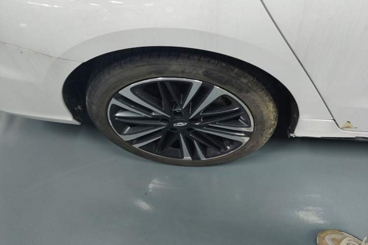 Used Chery Arrizo 8 2023 High-Performance Edition 2.0T DCT Powerfully Equipped Right Rear Wheel Hub