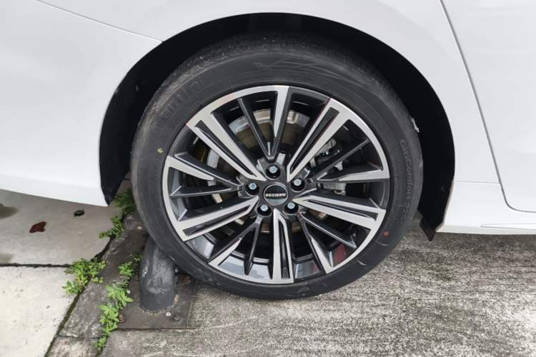 Used Chery Arrizo 8 2023 1.6T DCT Elite Right Rear Wheel Hub