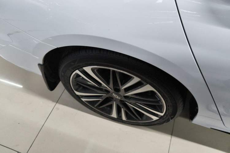 Used Chery Arrizo 8 2023 High-Performance Edition 2.0T DCT Powerfully Equipped Right Rear Wheel Hub