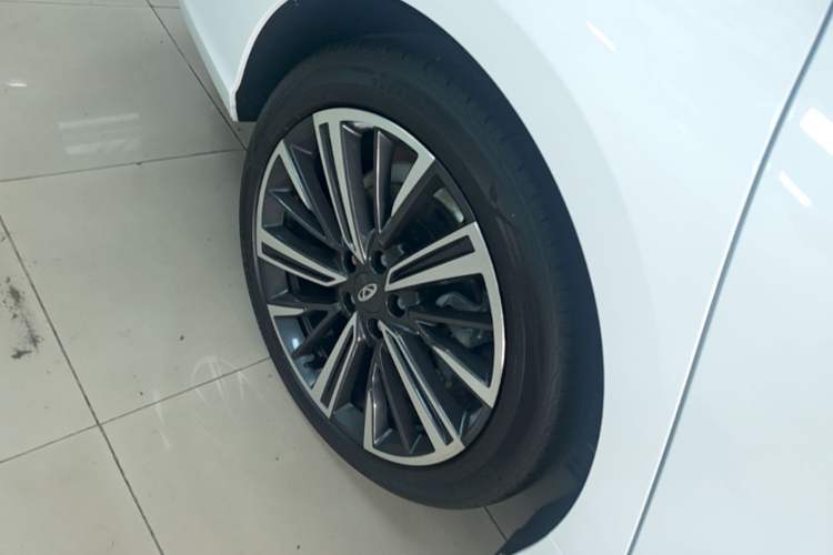 Used Chery Arrizo 8 2023 1.6T DCT Elite Right Rear Wheel Hub