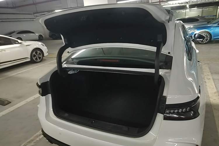 Used Chery Arrizo 8 2023 High-Performance Edition 2.0T DCT Chii Trunk