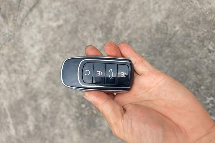 Used Chery Arrizo 8 2023 High-Performance Edition 2.0T DCT Powerfully Equipped Vehicle Key