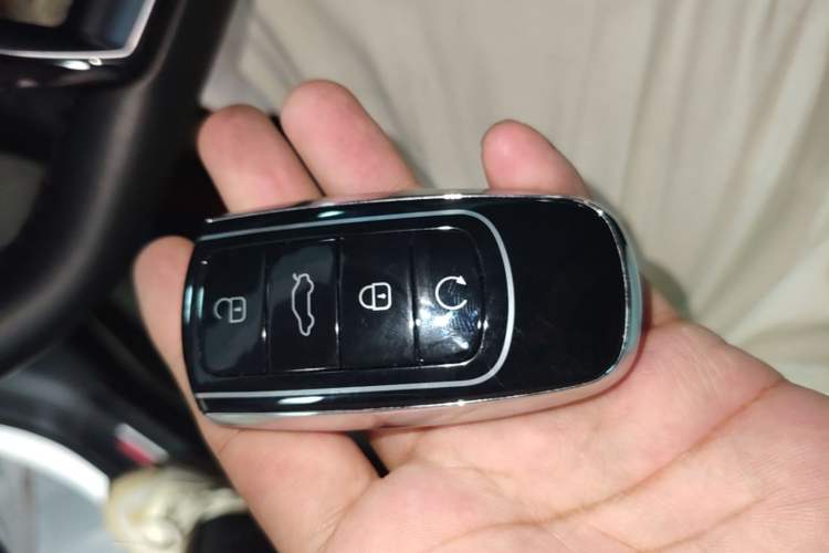 Used Chery Arrizo 8 2023 High-Performance Edition 2.0T DCT Powerfully Equipped Vehicle Key