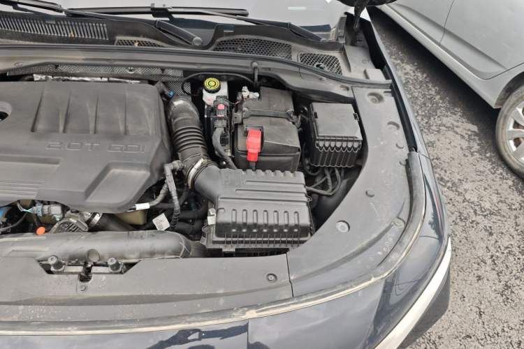 Used Chery Arrizo 8 2024 High-Performance Edition 2.0T DCT Powerfully Tuned Engine Bay Left