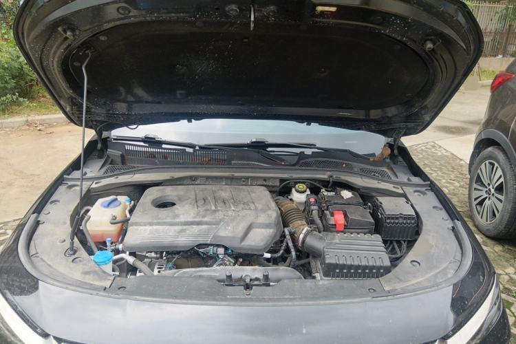 Used Chery Arrizo 8 2024 High-Performance Edition 2.0T DCT Powerfully Tuned Engine Bay