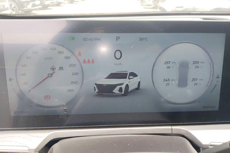 Used Chery Arrizo 8 2024 High-Performance Edition 2.0T DCT Powerfully Tuned Instrument Cluster