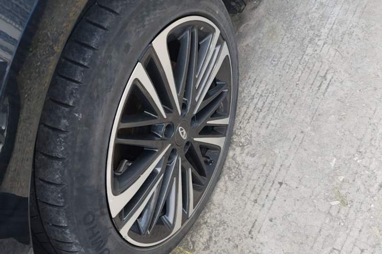 Used Chery Arrizo 8 2024 High-Performance Edition 2.0T DCT Powerfully Tuned Left Front Wheel Hub