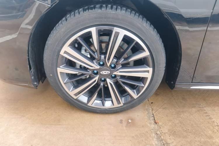 Used Chery Arrizo 8 2024 1.6T DCT Smart Left Front Wheel Hub