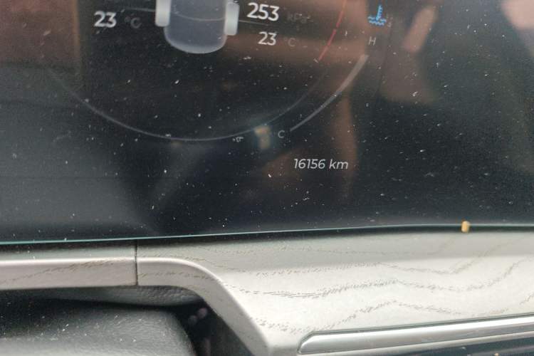 Used Chery Arrizo 8 2024 High-Performance Edition 2.0T DCT Powerfully Tuned Odometer Close Up