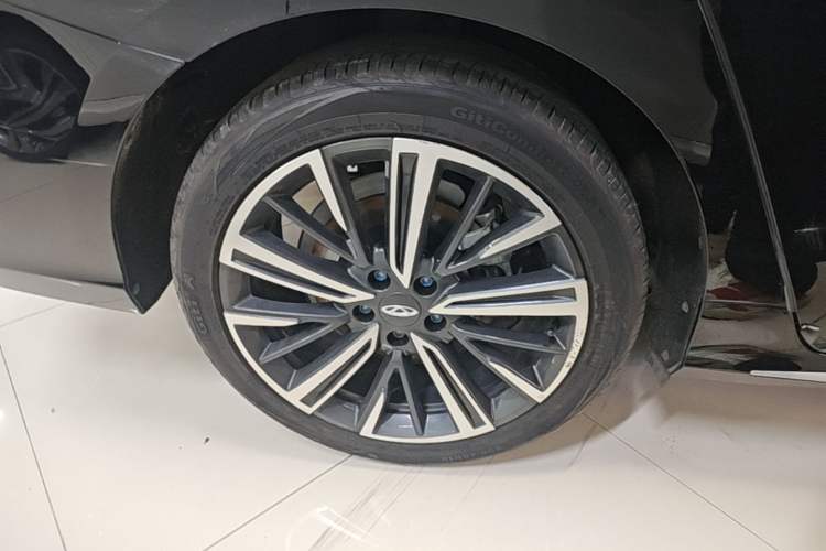 Used Chery Arrizo 8 2024 1.6T DCT Rui Right Rear Wheel Hub