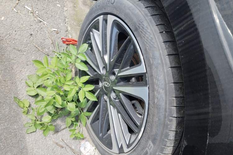 Used Chery Arrizo 8 2024 High-Performance Edition 2.0T DCT Powerfully Tuned Right Rear Wheel Hub