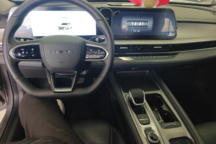 Used Chery Arrizo 8 2024 1.6T DCT Smart Center Console