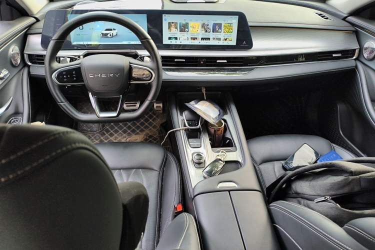 Used Chery Arrizo 8 2024 High-Performance Edition 2.0T DCT Powerfully Tuned Center Console