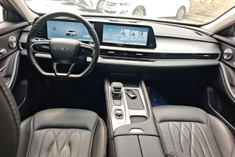 Used Chery Arrizo 8 2024 1.6T DCT Rui Center Console