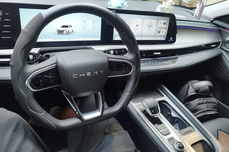 Used Chery Arrizo 8 2024 1.6T DCT Rui Center Console