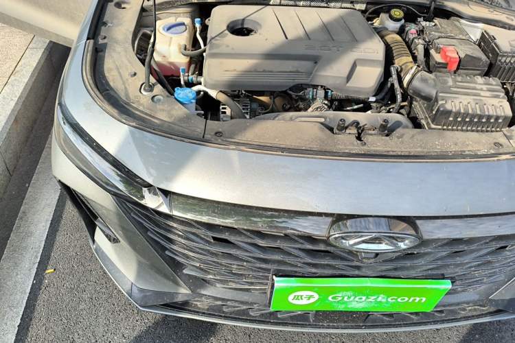 Used Chery Arrizo 8 2024 High-Performance Edition 2.0T DCT Powerfully Tuned Engine Bay Right