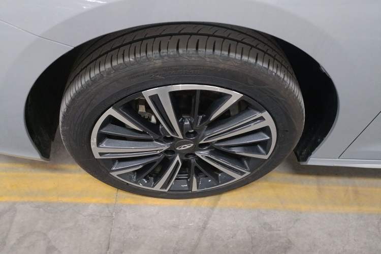 Used Chery Arrizo 8 2024 1.6T DCT Smart Left Front Wheel Hub