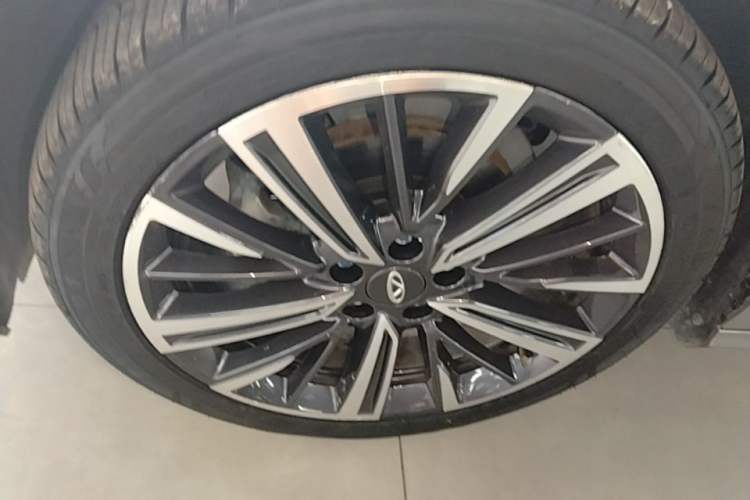Used Chery Arrizo 8 2024 1.6T DCT Rui Left Front Wheel Hub