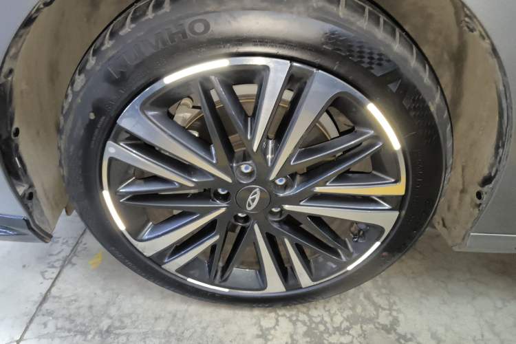 Used Chery Arrizo 8 2024 High-Performance Edition 2.0T DCT Powerfully Tuned Left Front Wheel Hub
