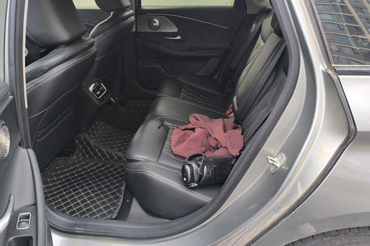 Used Chery Arrizo 8 2024 High-Performance Edition 2.0T DCT Powerfully Tuned Left Rear Seat