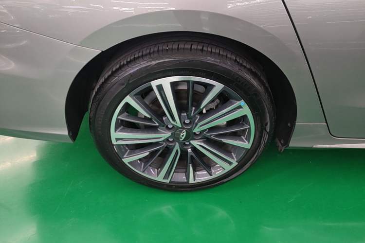 Used Chery Arrizo 8 2024 1.6T DCT Rui Right Rear Wheel Hub