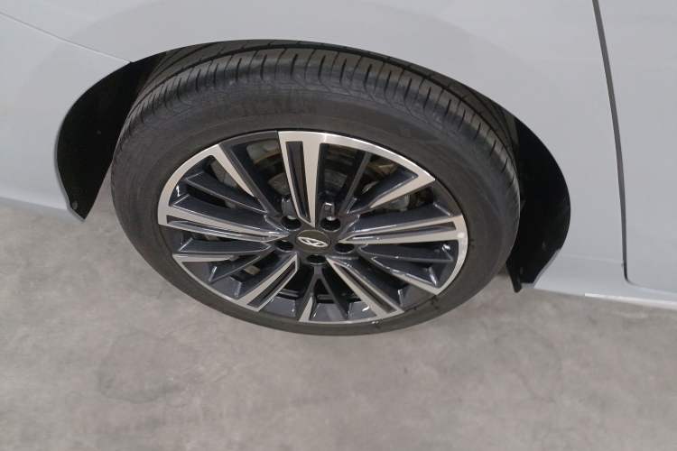Used Chery Arrizo 8 2024 1.6T DCT Smart Right Rear Wheel Hub