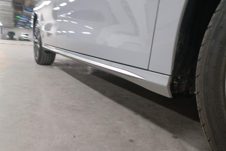 Used Chery Arrizo 8 2024 1.6T DCT Smart Right Side Sill
